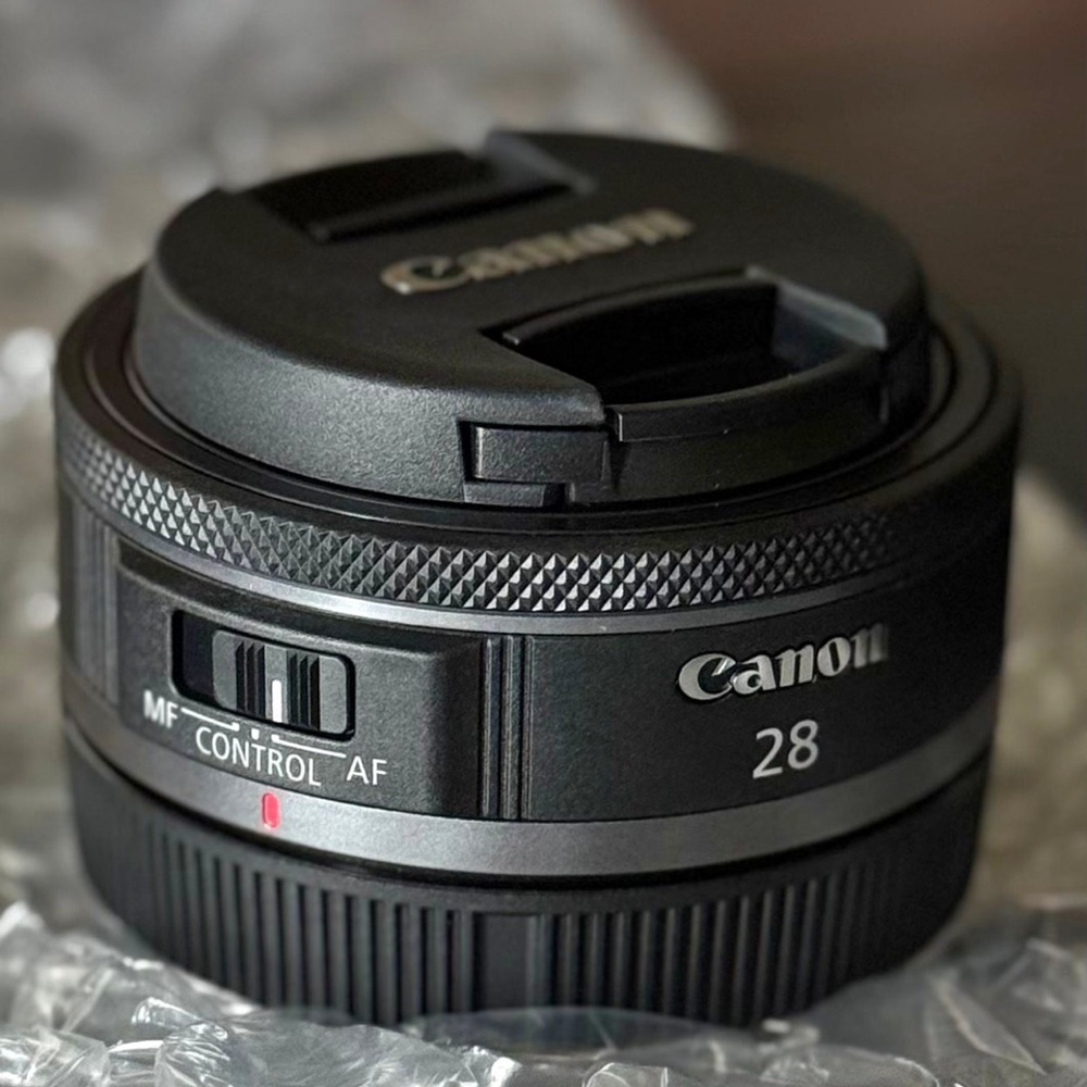 Canon RF 28mm Lens F2.8 STM - never used
